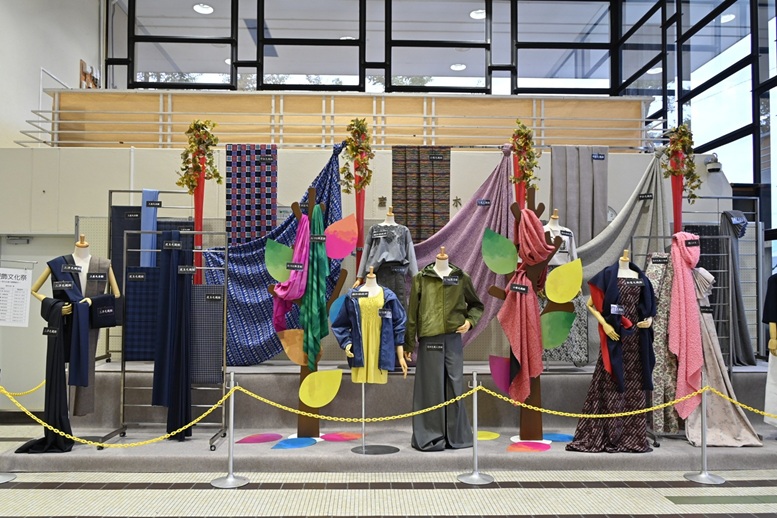 尾州の服地展示