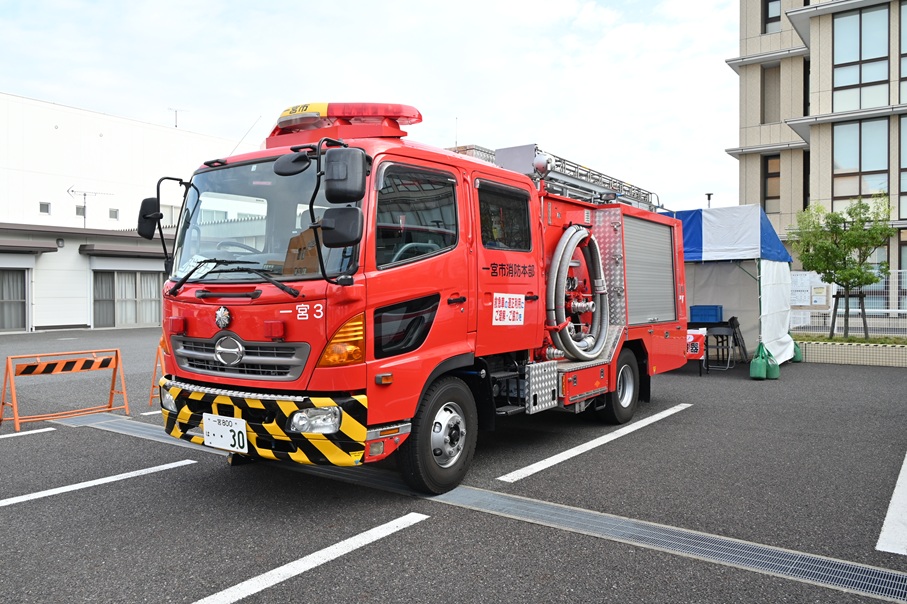 働く車大集合！